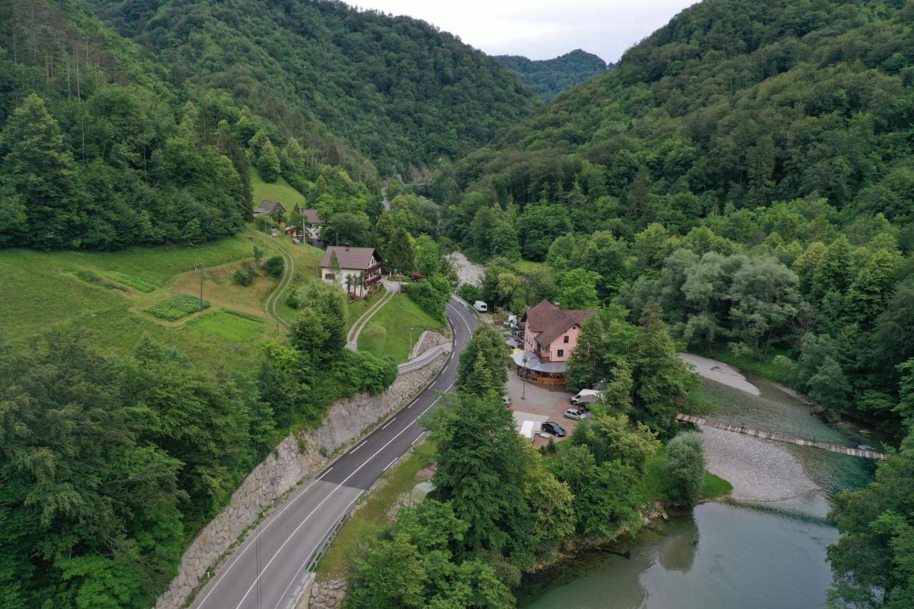 ツェルクノ Okrepcevalnica Kurn'K Bed & Breakfast エクステリア 写真