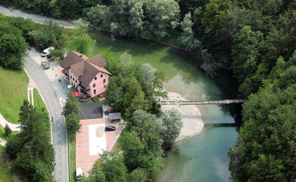 ツェルクノ Okrepcevalnica Kurn'K Bed & Breakfast エクステリア 写真